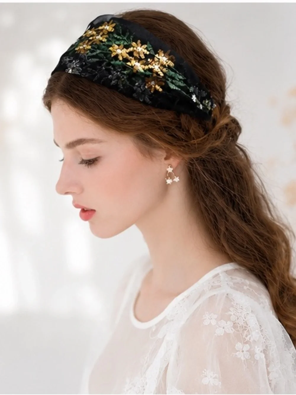 Elegant Floral Embroidered Velvet Headband